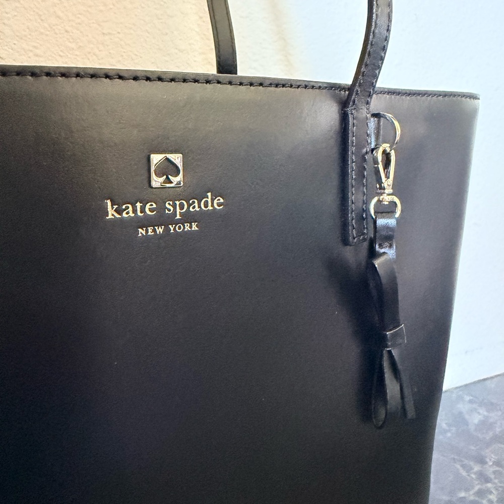 Kate Spade Maxi Black Leather Tote with Charm - Picture 2 of 7
